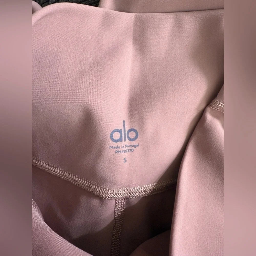 NWOT ALO YOGA High Waist Slice Capri Leggings for Yoga Pants SMALL